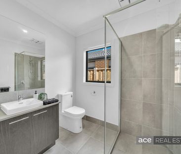 Brand New 4-Bedroom Home in Prestigious Mandalay Estate!! - Photo 1