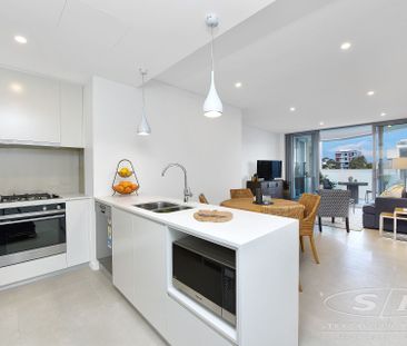 Top Floor, Modern, Convenient - Photo 5