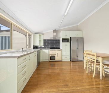 Charming Cottage - Photo 1