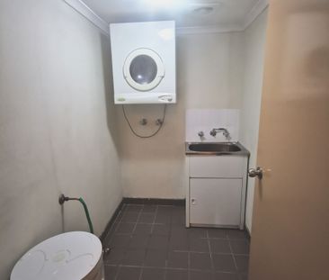 2-Bedroom Apartment with Large Balcony & New Flooring – Prime Rockd... - Photo 5