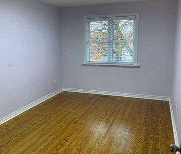 For Lease - 3317 Carillion Avenue Unit# Main, Mississauga, Ontario - Photo 3