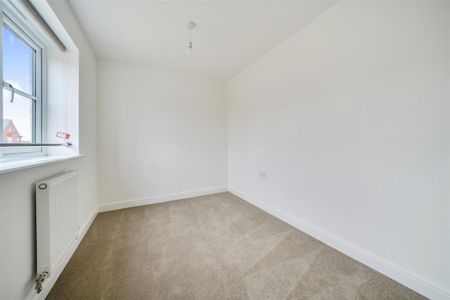 3 bedroom semi-detached house to rent - Photo 3