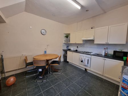2 Bed Student Accommodation - Photo 4