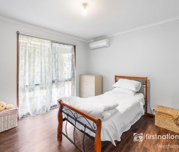 Spacious Family Home! - Photo 4