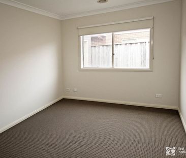 Stunning 5-Bedroom Family Home - Photo 2