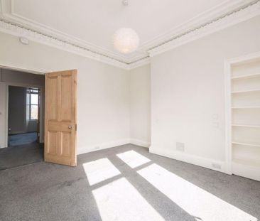 4 bedroom terraced house to rent - Photo 3