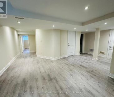 39 LAMPMAN CRESCENT - Photo 3