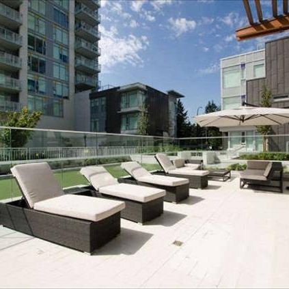 Metrotown great location apartment 2 Bed/ 2 Bath With AC For Rent - Photo 1