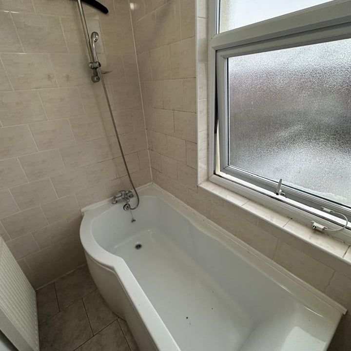 Studio Flat, Derwent Road West, L13 - Photo 1