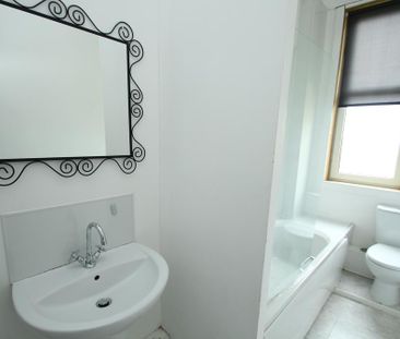3 bedroom apartment to rent - Photo 5