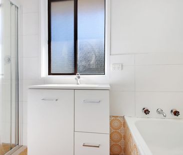 Tastefully renovated family home - Photo 5