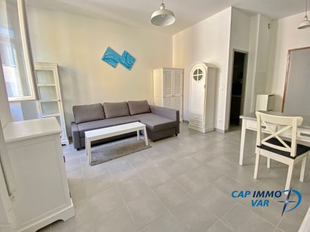 Location Appartement 1 pièce 24m² LE BEAUSSET 83330 - Photo 3
