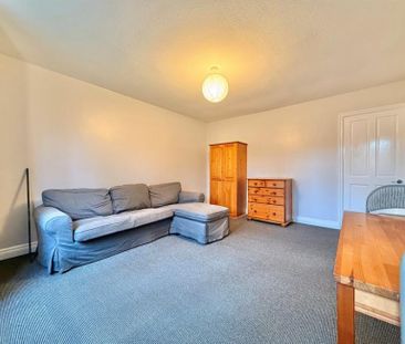 1 Bedroom Apartment To Let - Photo 2