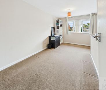 3 bedroom end of terrace house to rent - Photo 4
