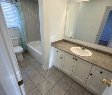 For Lease - 38 Silent Pond Crescent, Brampton, Ontario - Photo 6