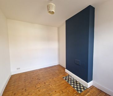 2 Bed Terraced House, Lord Nelson Street, NG2 - Photo 1
