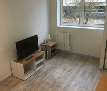 LE MANS HYPER CENTRE STUDIO MEUBLE 17.50M2 CHAUFFAGE/EAU CHAUDE IND... - Photo 1