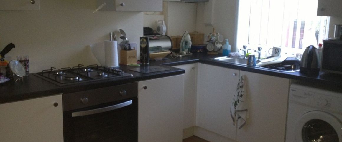 2 bed Terraced - To Let - Photo 1