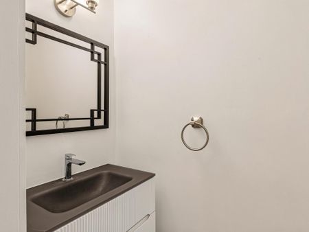 For Lease - 75 St. Andrews Court, Aurora, Ontario - Photo 2