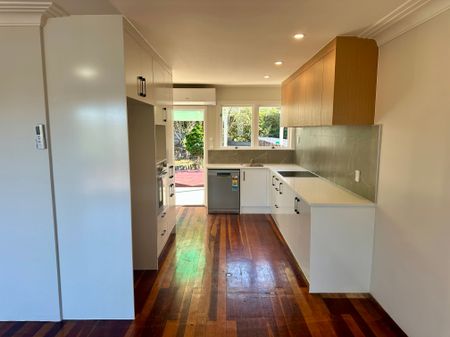 Three Bedroom Unit, New Windsor - Photo 4