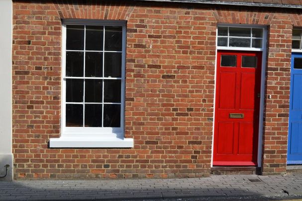 4 bedroom terraced house to rent - Photo 1