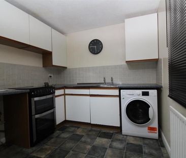 2 bedroom detached house to rent - Photo 5