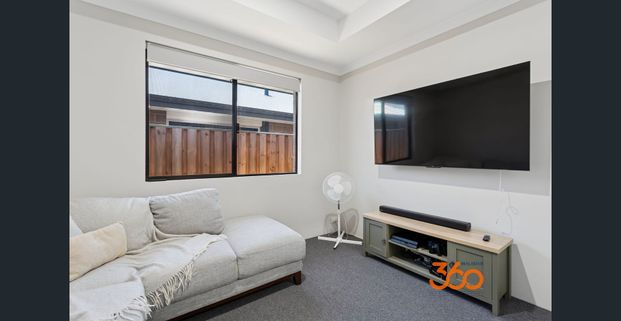 Stylish Family Home! - Photo 1