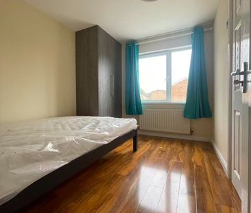 Room in a Shared House, Aspull Walk, M13 - Photo 2