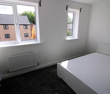 5 bedroom private hall to rent - Photo 3