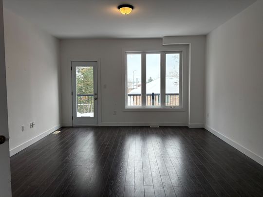 For Lease - 540 Essa Road Unit# 21, Barrie, Ontario - Photo 1