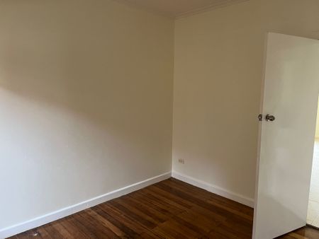 Neat Family Home - Photo 3