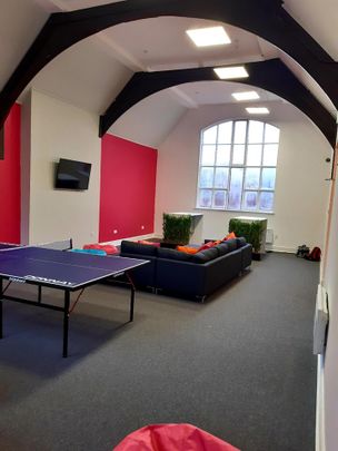 Studio Flat, Bard House, NG1 - Photo 1