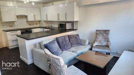 5 bedroom semi-detached house to rent - Photo 3