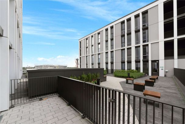 A superb 3 bedroom apartment situated in the new Corn House Development. - Photo 1