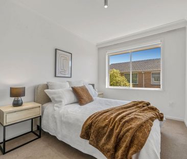 spacious & superbly located - Photo 5