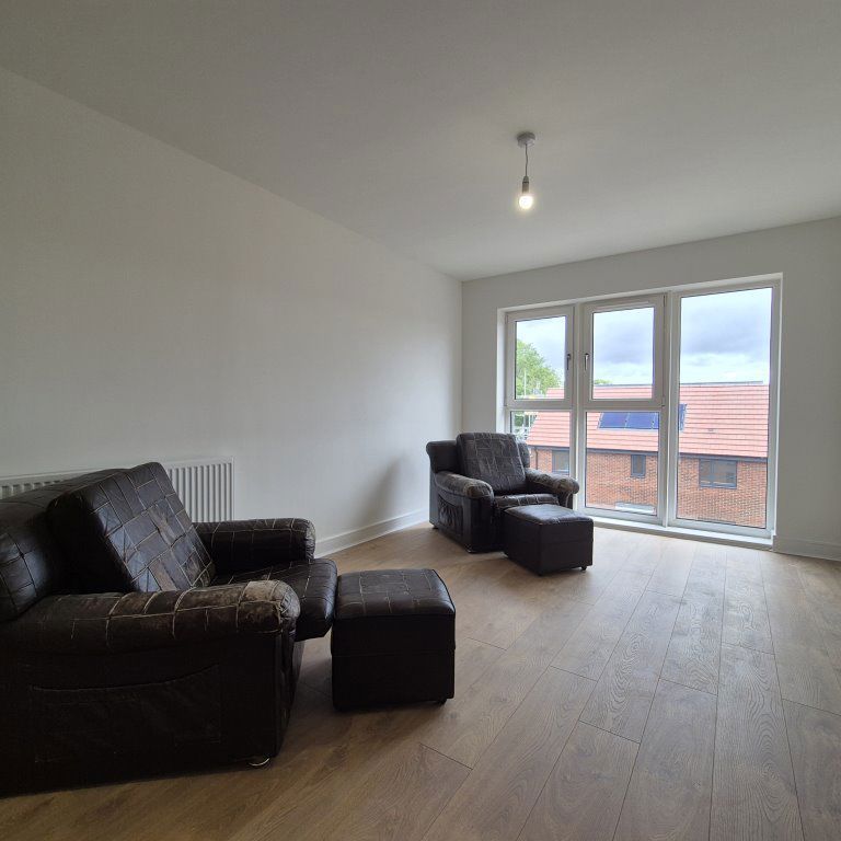 , Amblecote, Stourbridge, DY8 - Photo 1