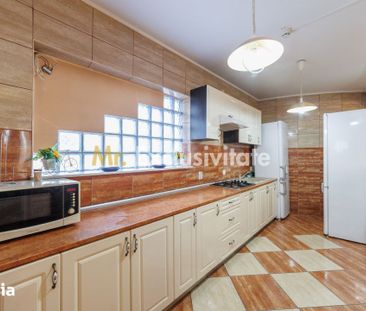 De inchiriat CASA spatioasa si curte proprie Gavana -Alunului - Fotografie 5