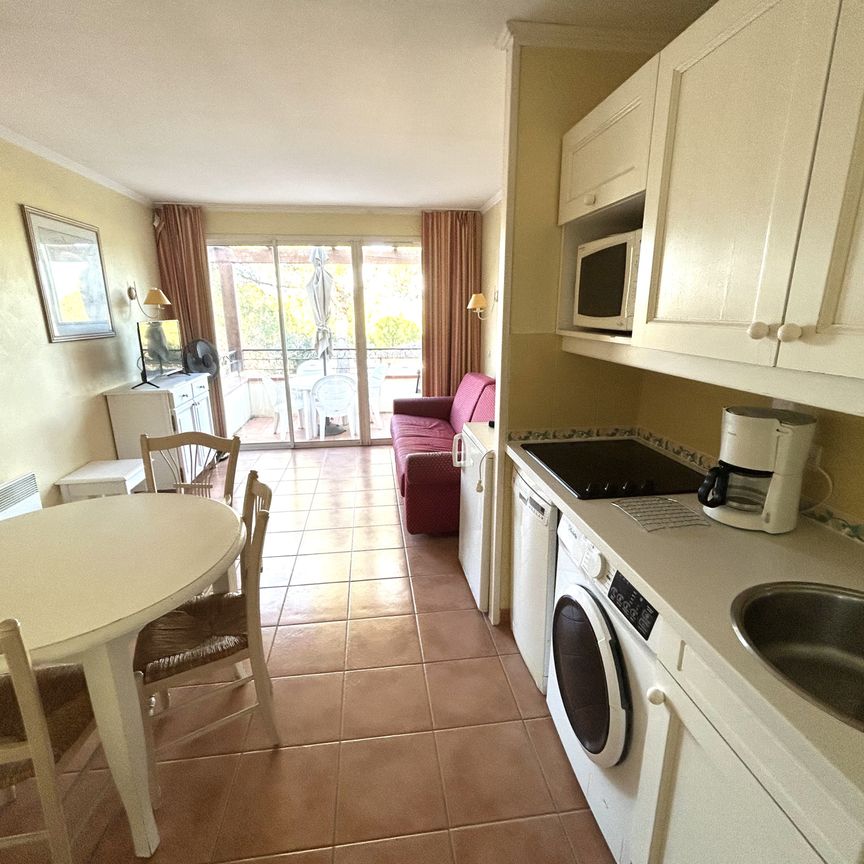 Location Appartement 2 pièces 27m² MALLEMORT 13370 - Photo 1