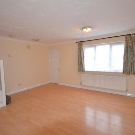 3 bedroom house to rent Hindemith Gardens, Old Farm Park, Milton Keynes, MK7 - Photo 1