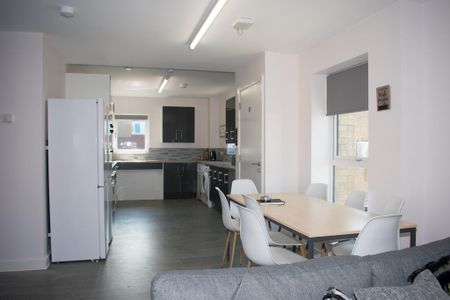 4 bedroom private hall to rent - Photo 5