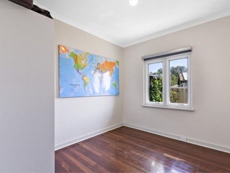 29 Simons St, Coolbellup - Photo 2