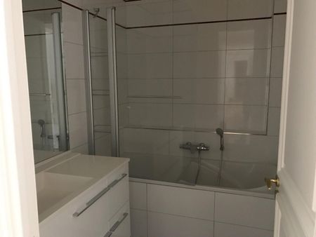 location Appartement T6 DE 207.3m² À PARIS - Photo 3