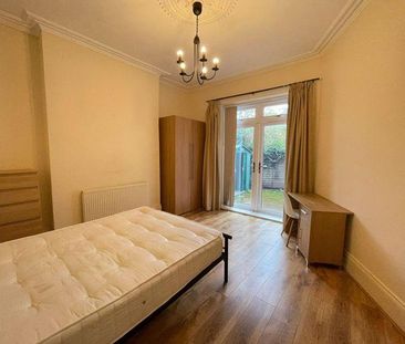 6 bedroom terraced house to rent - Photo 5