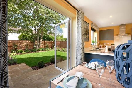 3 bedroom detached house to rent - Photo 2