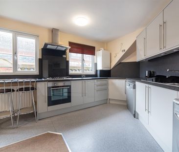 3 bed apartment to rent in Leazes Park Road, City Centre, NE1 - Photo 3