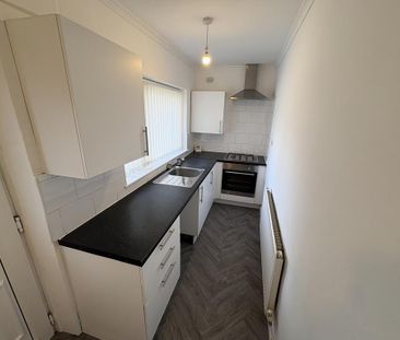 4 bedroom terraced house to rent - Photo 3