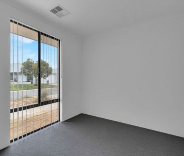 Four Bedroom Family Home in Baldivis - Photo 6