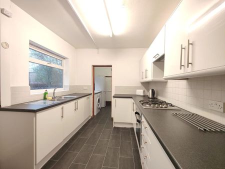 3 bedroom terraced house to rent - Photo 2