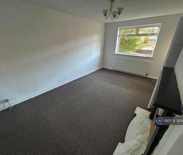 3 bedroom semi-detached house to rent - Photo 3