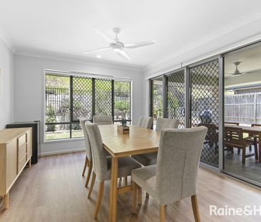 Exquisite Entertainers Home in Upper Coomera - Photo 2